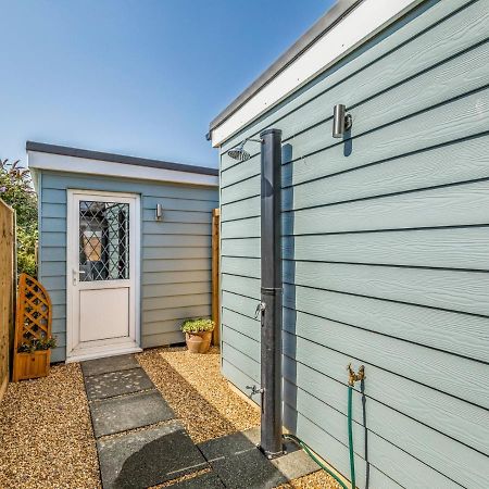צ'יצ'סטר Pass The Keys Charming Chalet A Stones Throw From The Beach מראה חיצוני תמונה