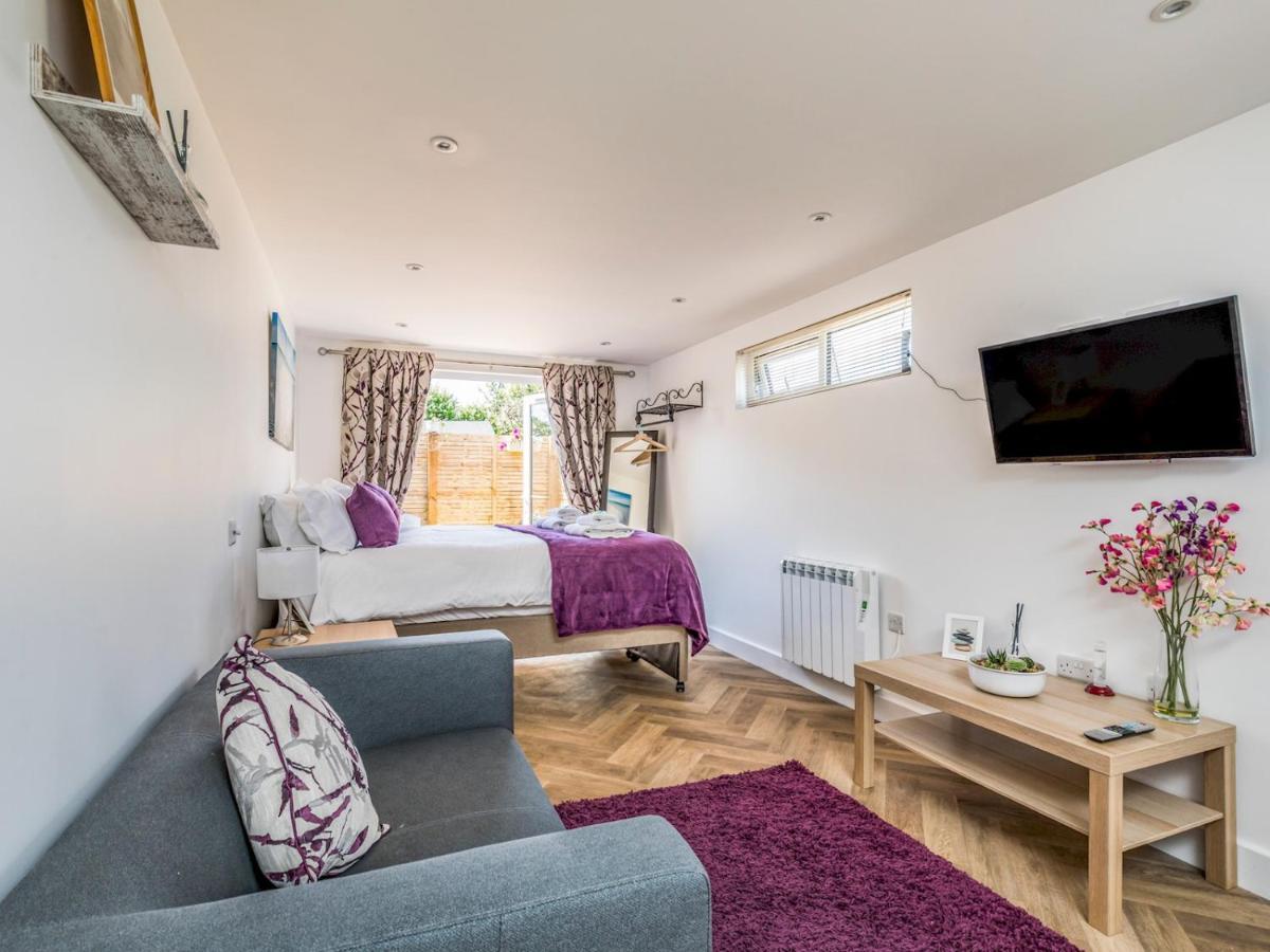 צ'יצ'סטר Pass The Keys Charming Chalet A Stones Throw From The Beach מראה חיצוני תמונה