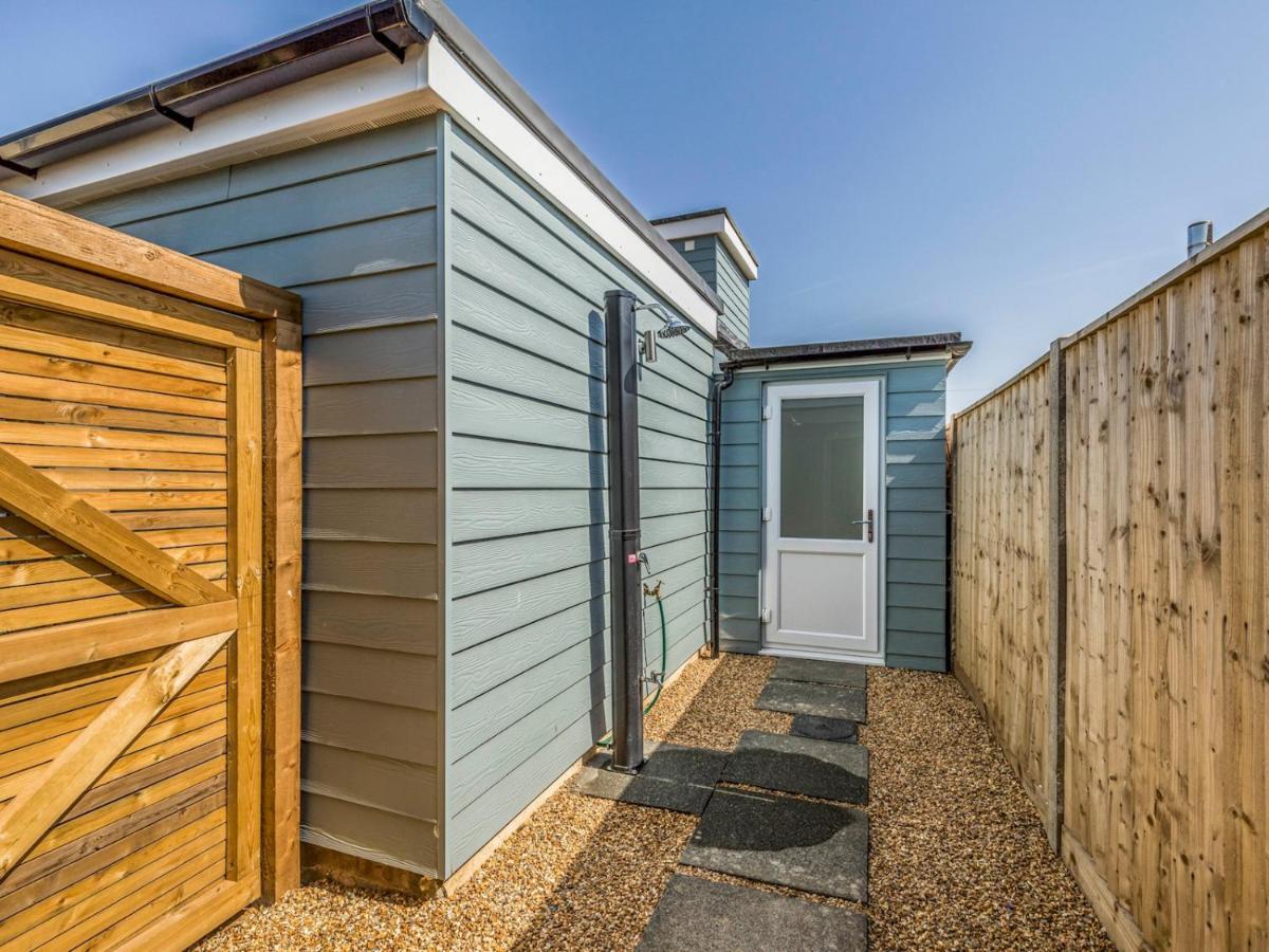 צ'יצ'סטר Pass The Keys Charming Chalet A Stones Throw From The Beach מראה חיצוני תמונה
