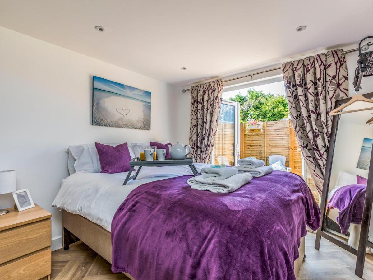 צ'יצ'סטר Pass The Keys Charming Chalet A Stones Throw From The Beach מראה חיצוני תמונה