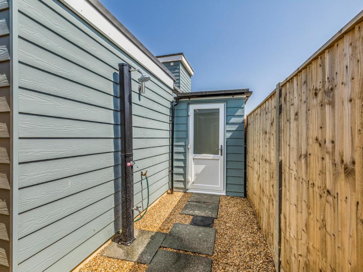 צ'יצ'סטר Pass The Keys Charming Chalet A Stones Throw From The Beach מראה חיצוני תמונה