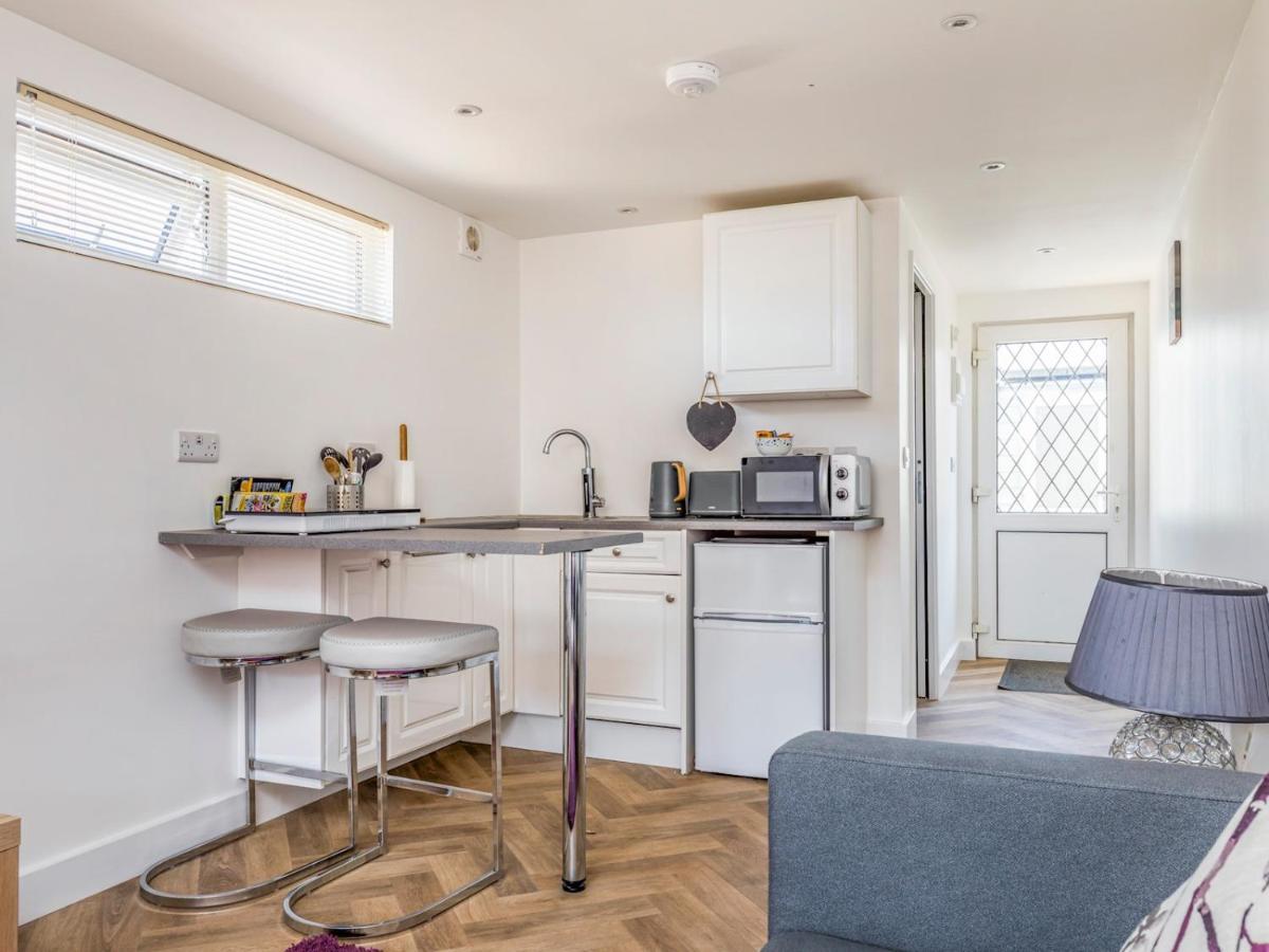צ'יצ'סטר Pass The Keys Charming Chalet A Stones Throw From The Beach מראה חיצוני תמונה