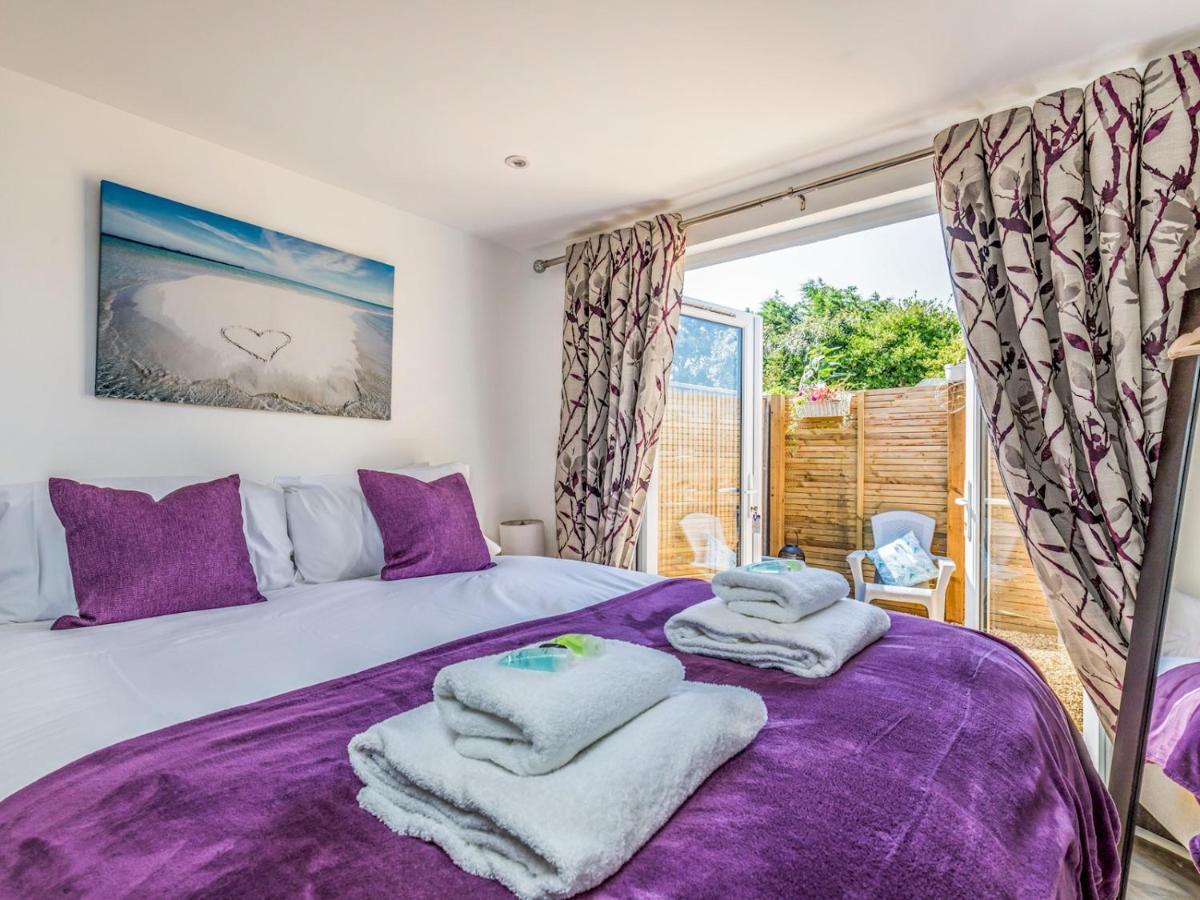 צ'יצ'סטר Pass The Keys Charming Chalet A Stones Throw From The Beach מראה חיצוני תמונה
