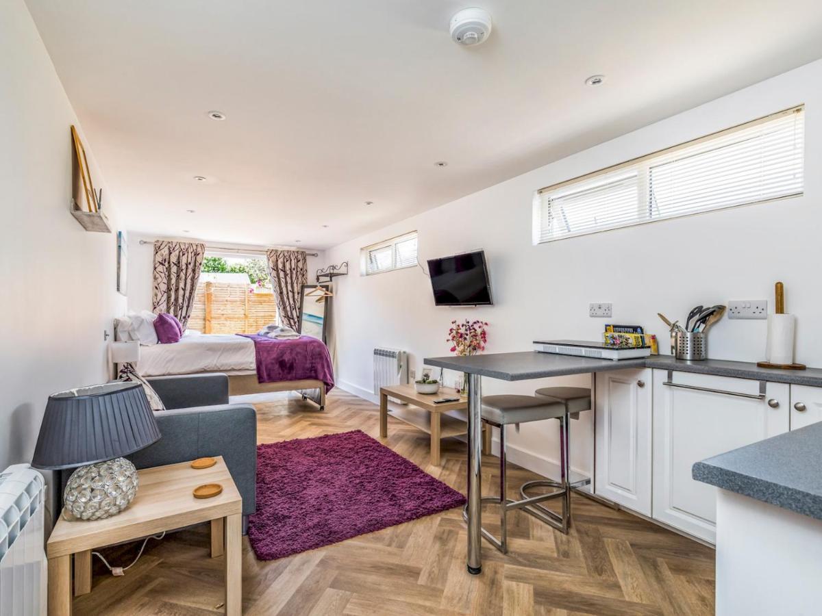צ'יצ'סטר Pass The Keys Charming Chalet A Stones Throw From The Beach מראה חיצוני תמונה